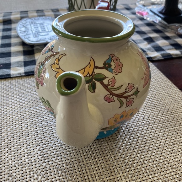 Gorgeous Like New Coastline Imports Cottage Teapot! - Picture 4 of 9